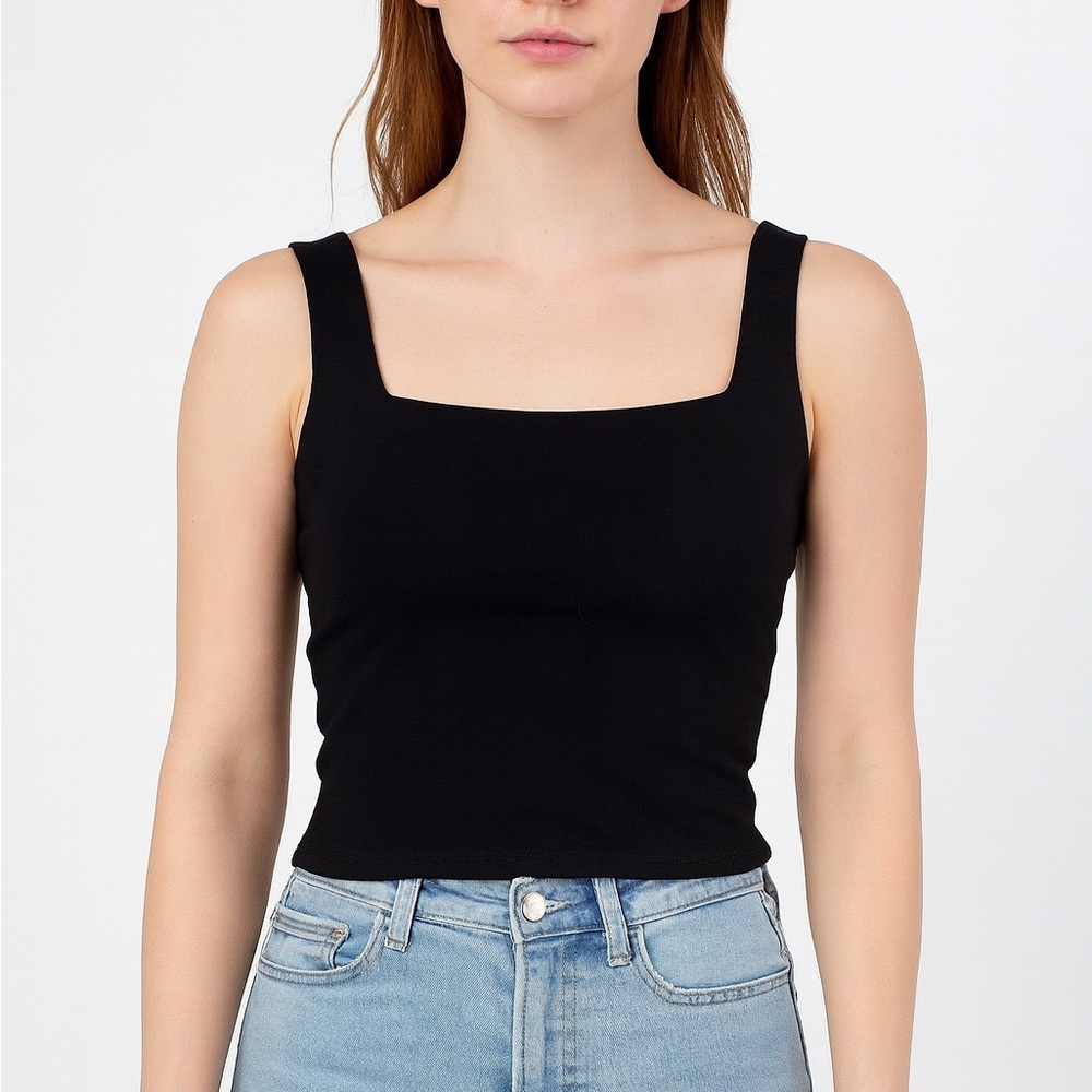 Amisu Black Crop Top